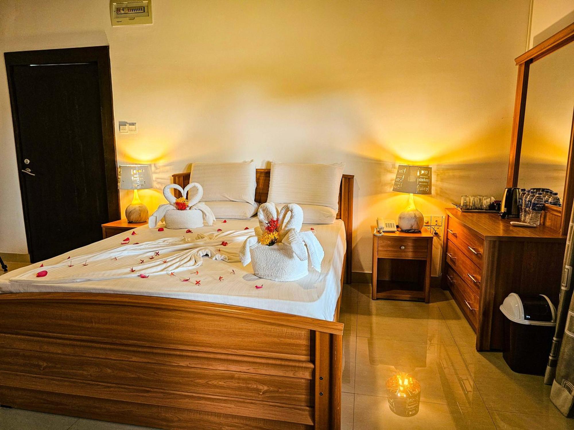 אנוראדפורה Gamodh Citadel Resort מראה חיצוני תמונה