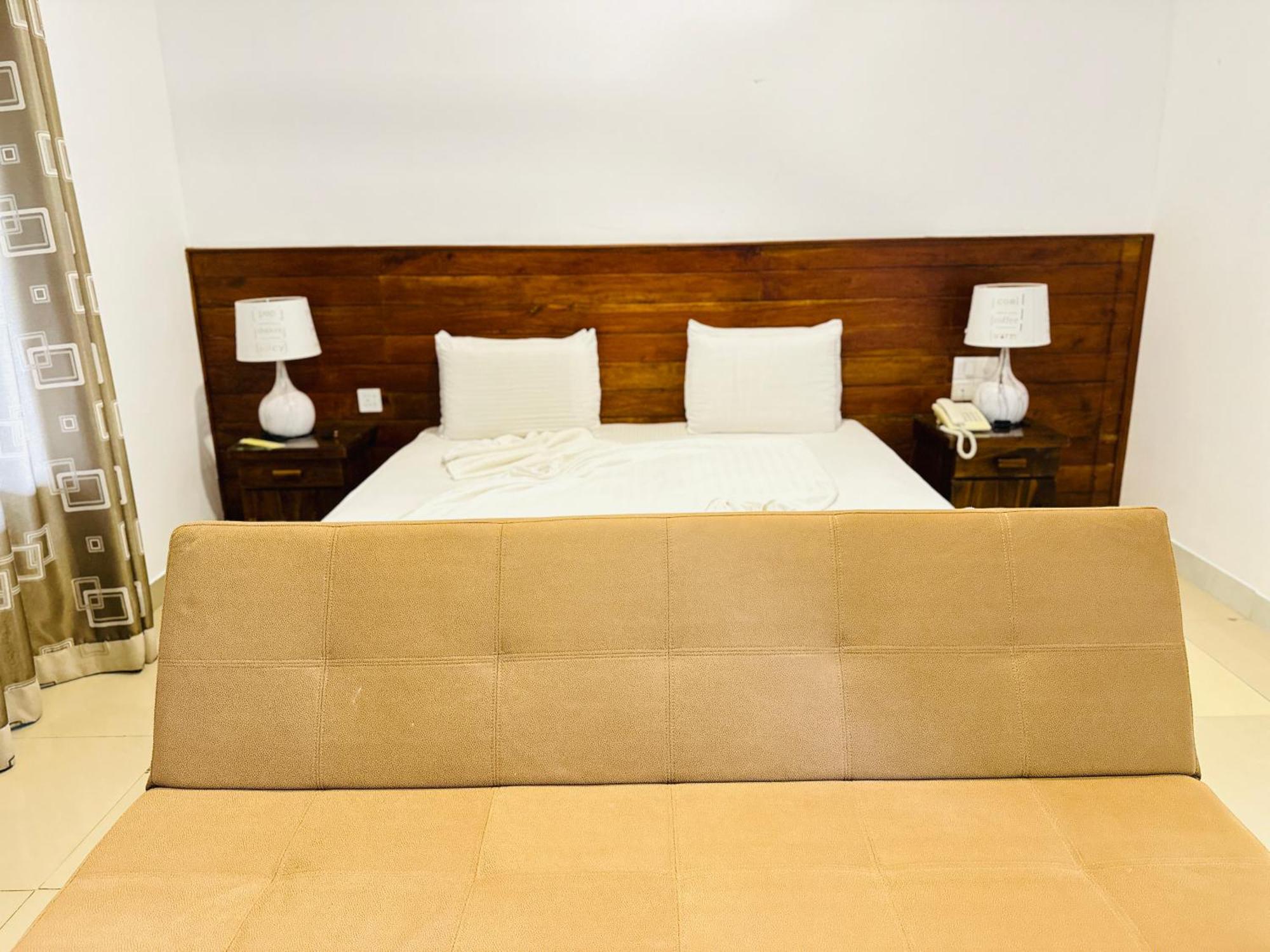 אנוראדפורה Gamodh Citadel Resort מראה חיצוני תמונה